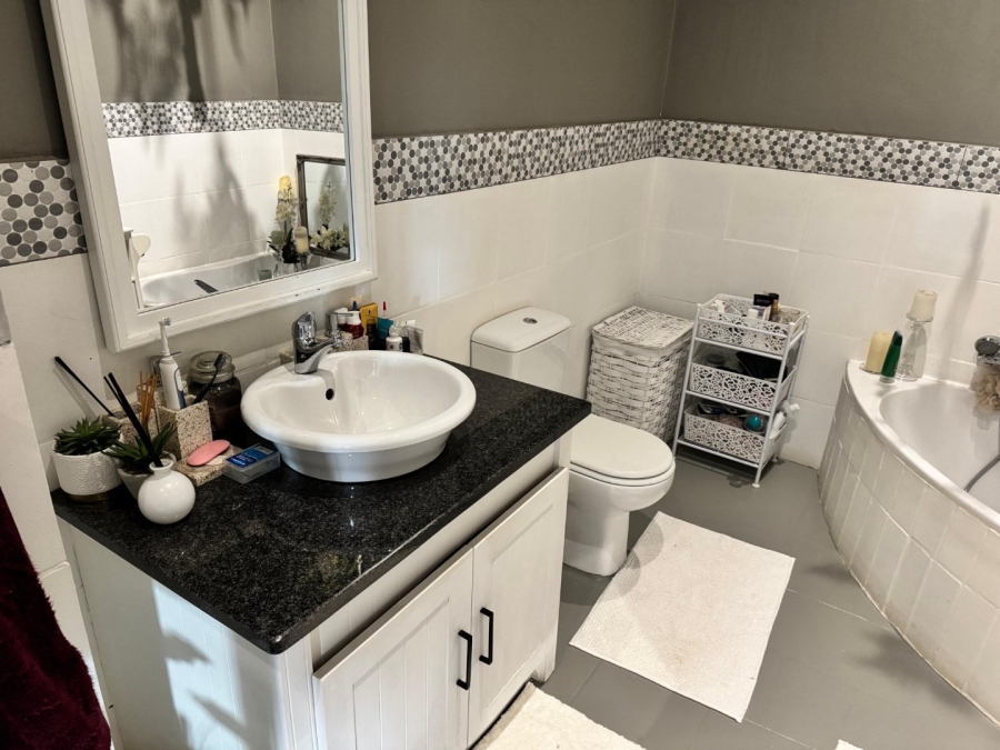 3 Bedroom Property for Sale in Landsmeer Residential Estate North West